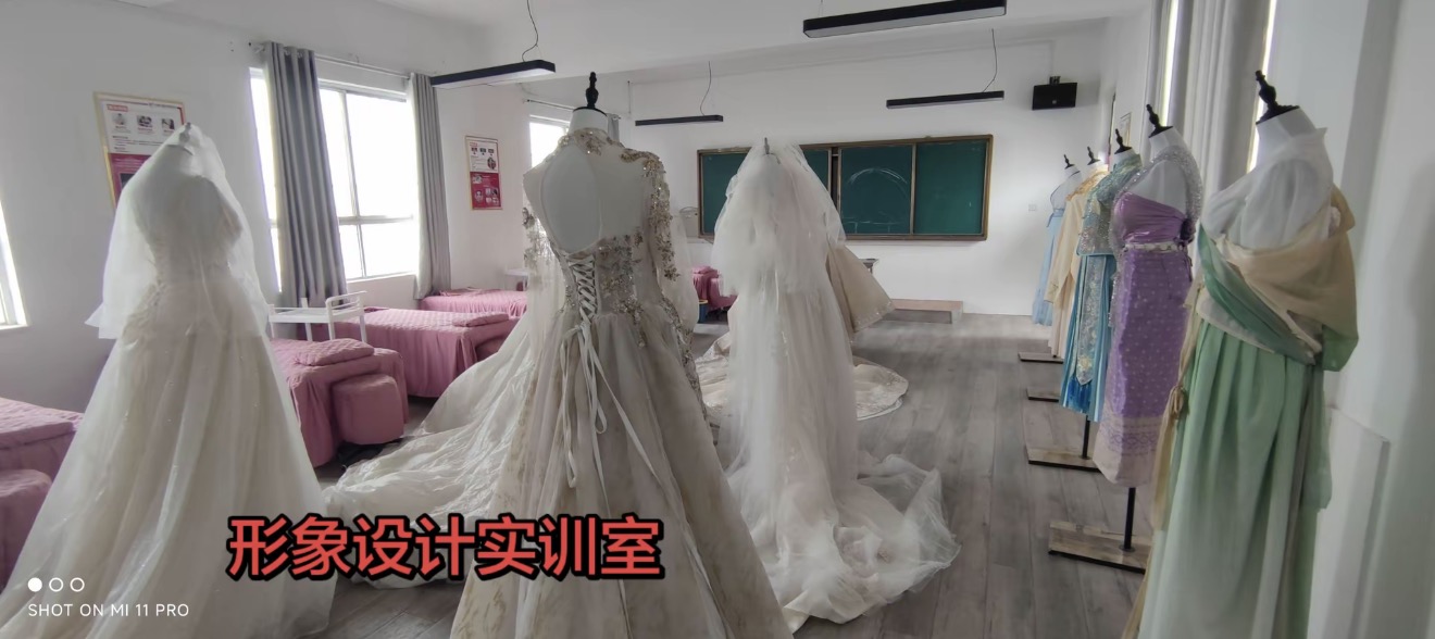 美发与形象设计实训室